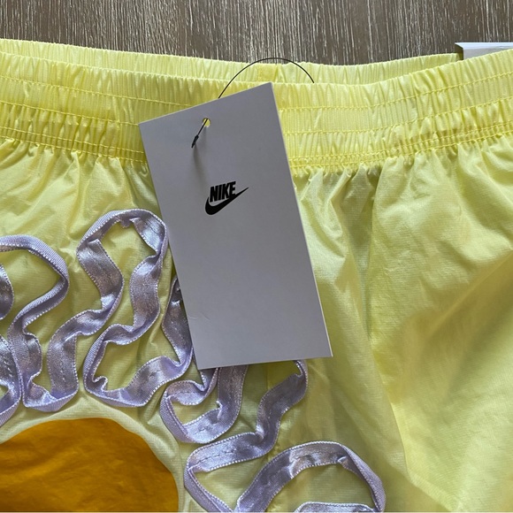 Nike NWT Project Uphoria Live Your Truth Women’s Shorts Size XS - Picture 13 of 13